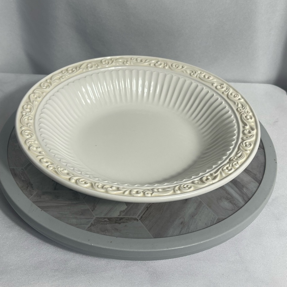 Butler's Corner By Lenox 9 3/8 Ind. Pasta Cream/White Embossed Ceramic Bowl